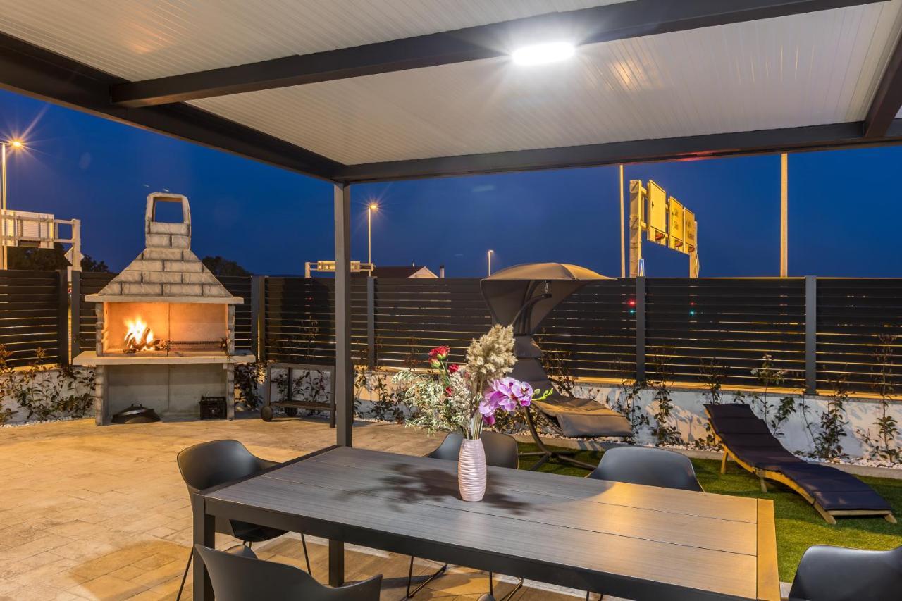 Luxury Apartments Katarina Каштела Экстерьер фото