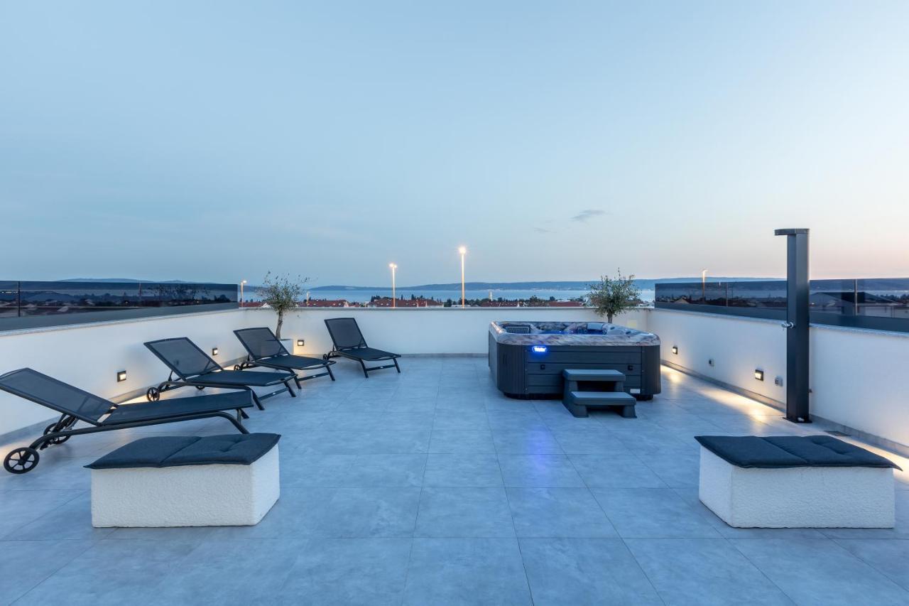 Luxury Apartments Katarina Каштела Экстерьер фото
