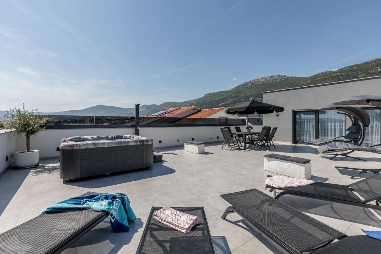 Luxury Apartments Katarina Каштела Экстерьер фото
