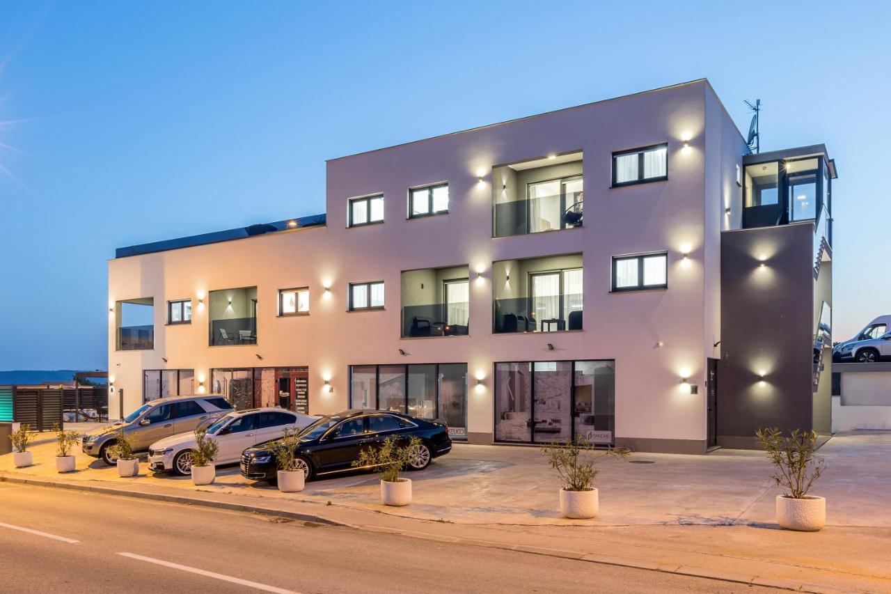 Luxury Apartments Katarina Каштела Экстерьер фото